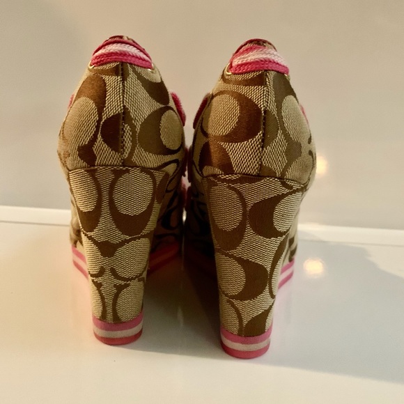 Coach Wedge Size 6.5 - Picture 2 of 8